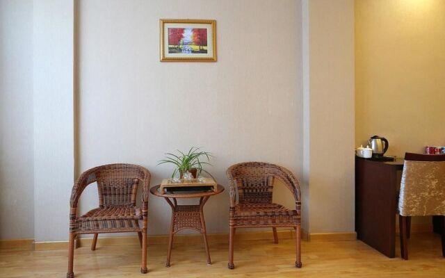 Qingdao Lucky and Better Hotel