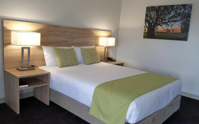 Quality Inn Carriage House