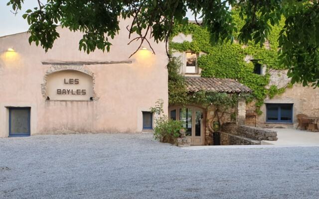 Domaine les Bayles - Chambres d'hôtes