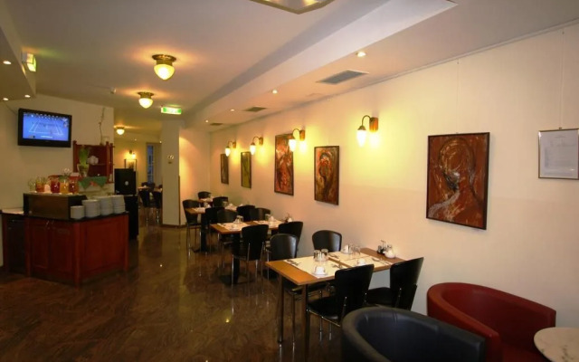 SUITE HOTEL 900m ZUR OPER