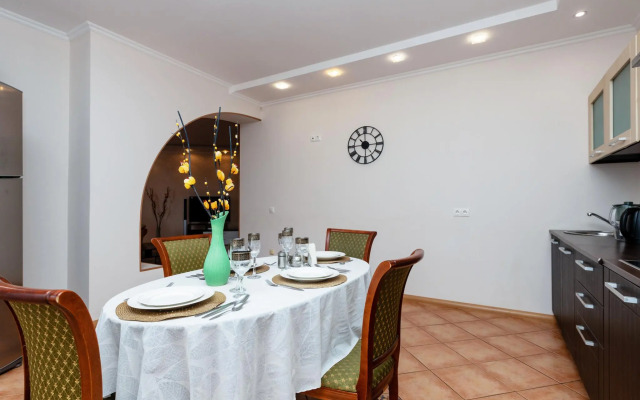 Five stars on Molokova Street 1k3