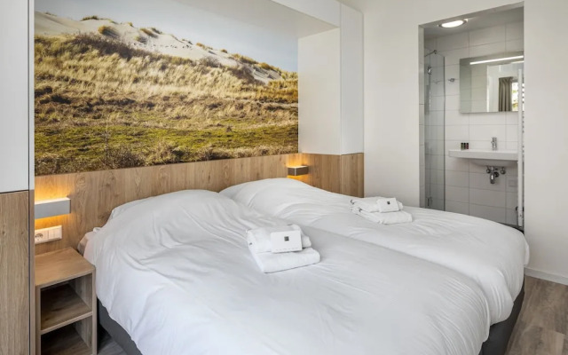 Detached Luxurious Lodge With Washingmachine, Near the Beach