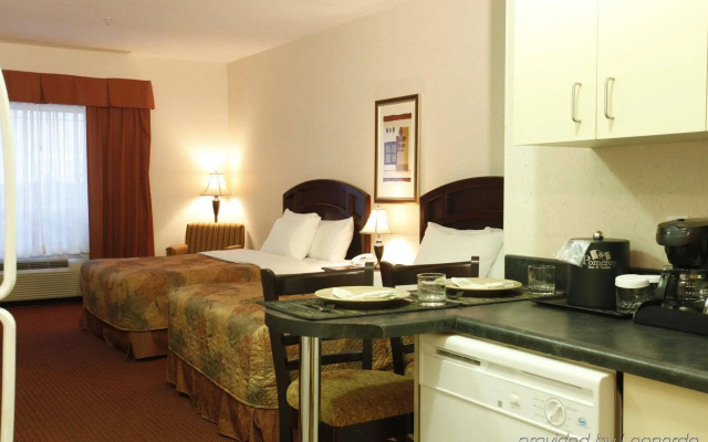 Pomeroy Inn & Suites Fort St. John