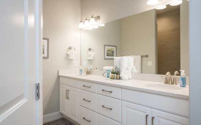 Vacation Home With Easy Access to Bike and Hiking Trails by Redawning