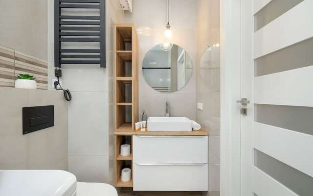 Spring Flowers Apartment by Renters