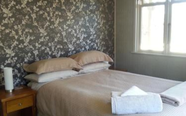 Judge Rock Exclusive Vineyard Cottage Accommodation – Guest Rooms – Alexandra