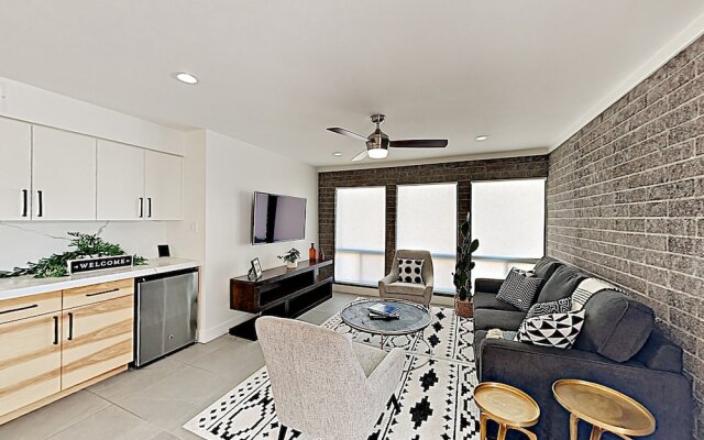 4917 Scottsdale - 2 Br Condo