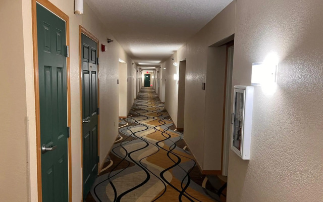 Grandstay Hotel and Suites