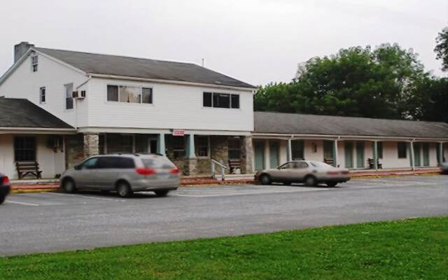 Red Carpet Inn & Suites Morgantown
