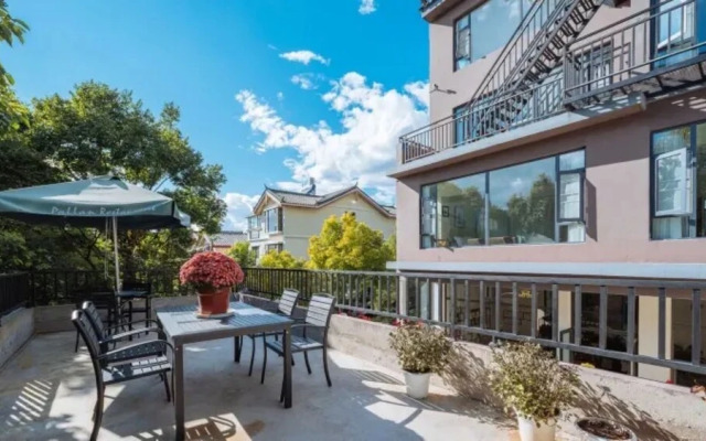 Floral Hotel · Mo Tan Lijiang