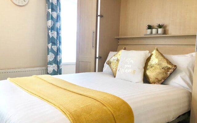 Lux Blu - Kenwyn Studio Apartment