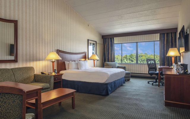 DoubleTree by Hilton Pittsburgh Monroeville Conv Center