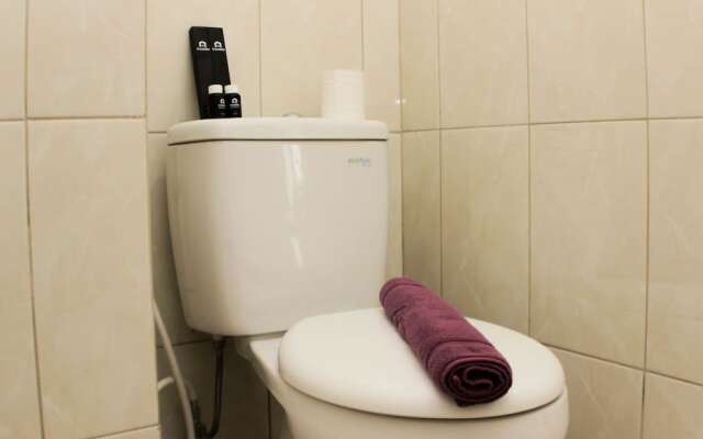 Cozy And Modern Studio Apartment At Springlake Summarecon Bekasi