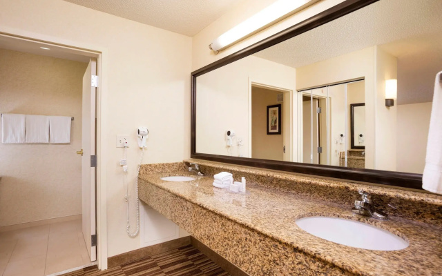 Courtyard by Marriott Boston Natick