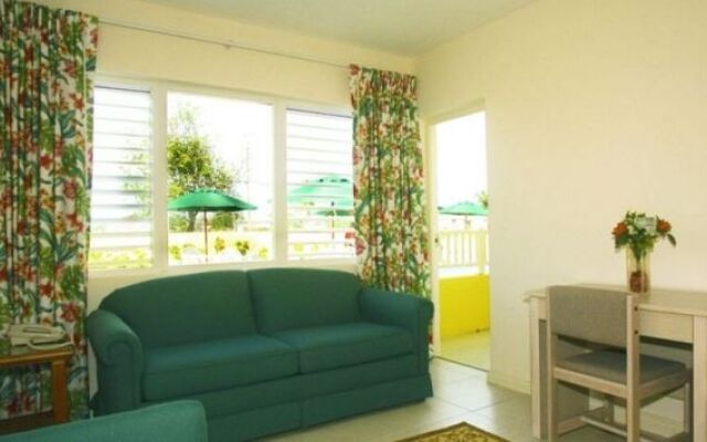 Tropical Winds Apartment Hotel