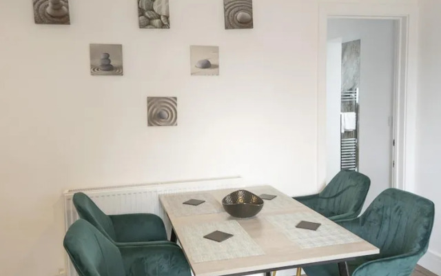 Gower Hideaway 2 Bed Apartment Ocean Breeze