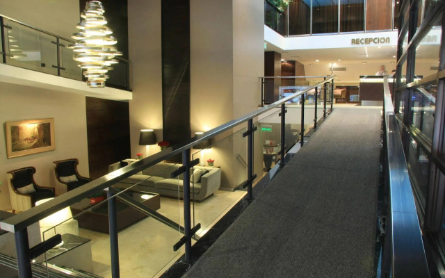 Grand King Hotel