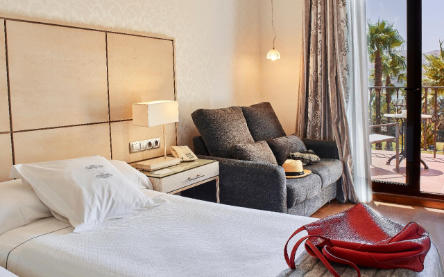 B bou Hotel La Viñuela & Spa