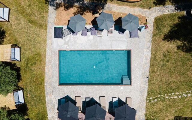 Pefkon Suites