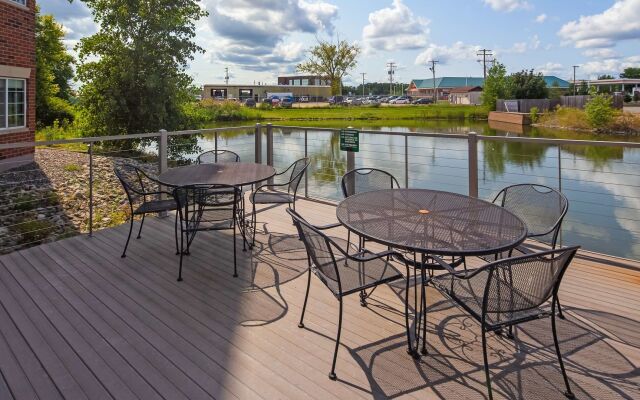 Best Western Plus Appleton Airport/Mall Hotel