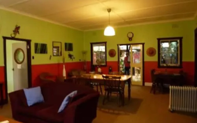 Albany Discovery Inn