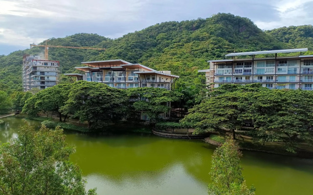 Miranda 514B by Raquel's Place at Pico de Loro