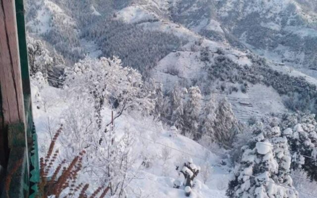 ADB Rooms Hotel Devine Point, Shimla
