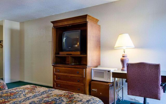 Knights Inn & Suites Emporia