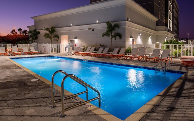 Holiday Inn & Suites Orlando - International Dr S, an IHG Hotel