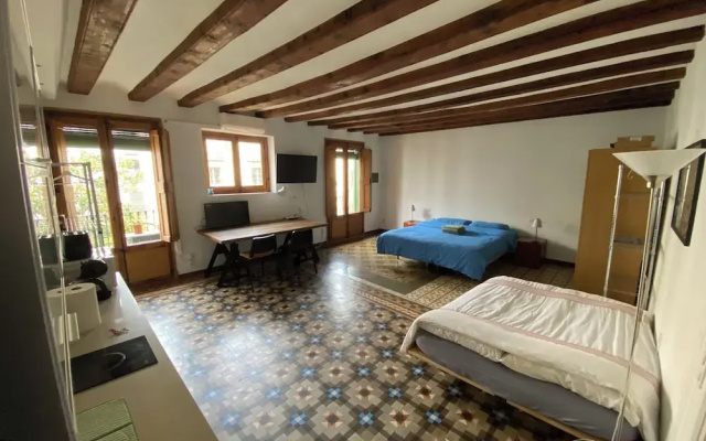 Lovely 2-bed Apartment in Barcelonas Best Location