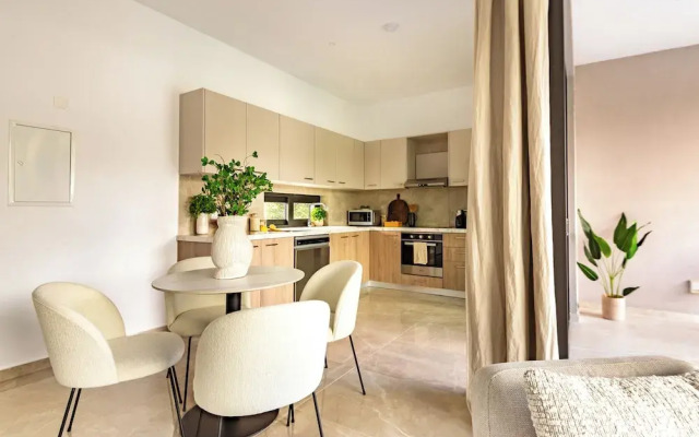 Sanders River Plaza Limassol Apartment