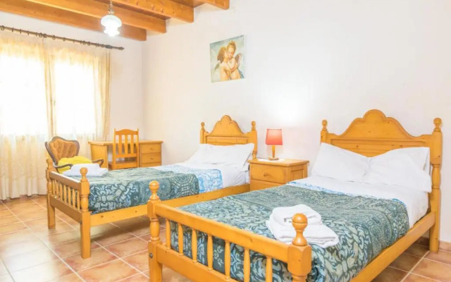 Es Blanquer De Na Fani