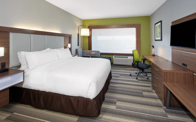Holiday Inn Express & Suites Chicago North Shore - Niles by IHG