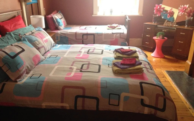 Wozza's B&B and Vault Cafe