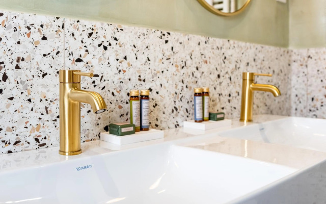 Queens Boutique Hotel
