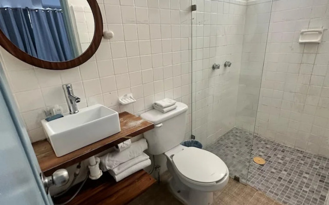 Creta Hotel & Suites