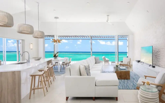 Luxe Oceanfront Penthouse Hot Tub Daily Cabana