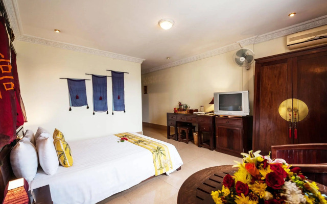 Red Hibiscus Hotel