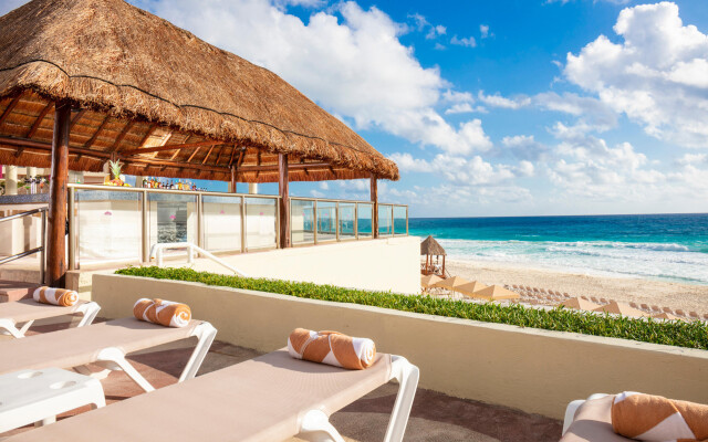 Crown Paradise Club Cancun All Inclusive