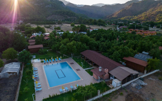 Apella Hotel