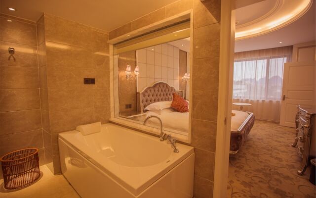 Rong Hu Hotel