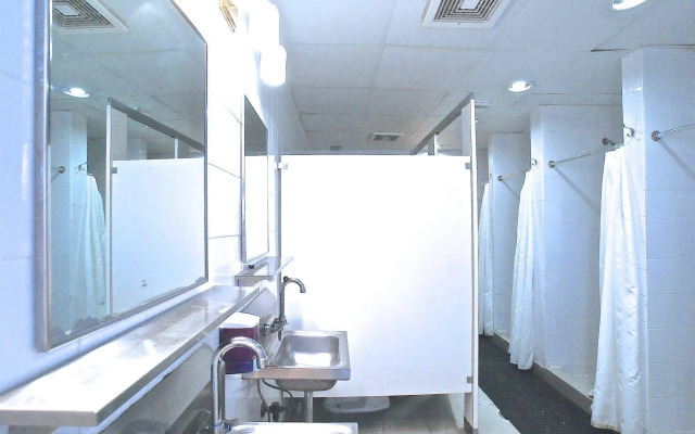 SoBe Hostel & Bar