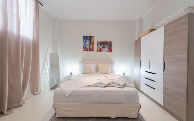 Stylish and Spacious Koukaki Apartment by Cloudkeys