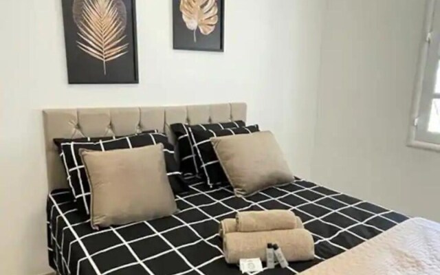 Apartamento Gloria Postcard HIR 29