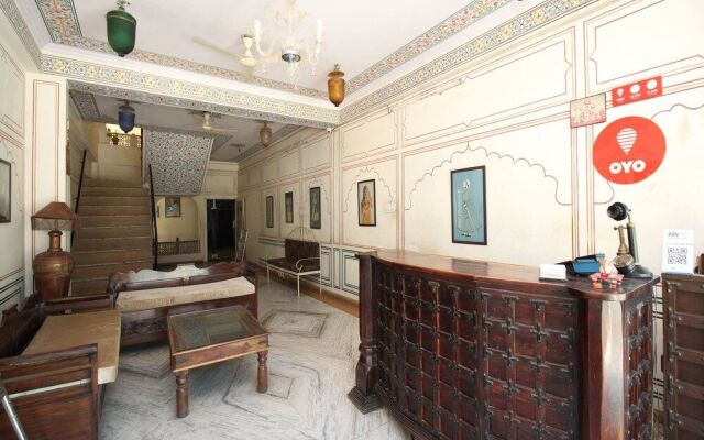 OYO 12115 Hotel Raghuraj Palace