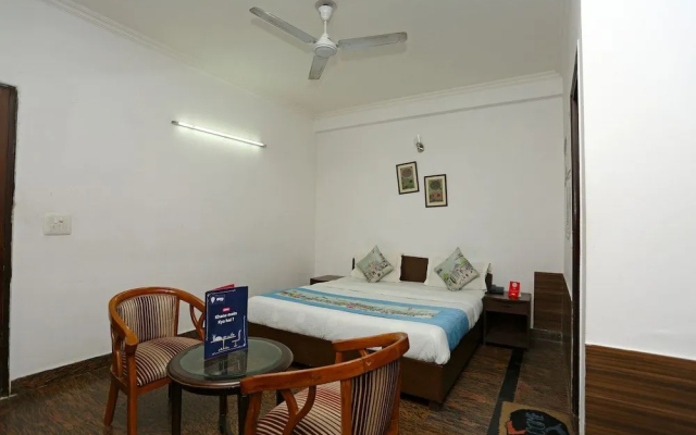 OYO 474 Hotel VM Residency