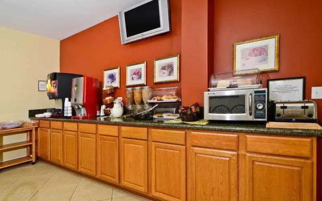 Best Western Golden Triangle Inn - Closed
