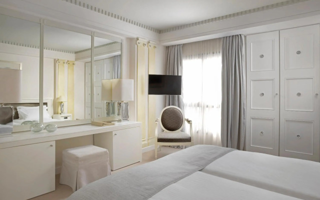 NJV Athens Plaza Hotel