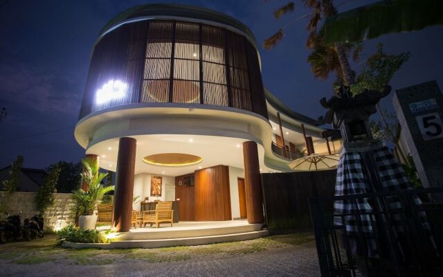 Curve House Umalas