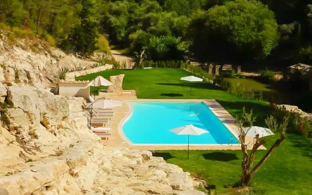 Completely Surrounded by Nature, a Lovely Pool, Sun, Relax!